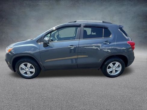 Used 2022 Chevrolet Trax LT w/ LT Convenience Package AWD/4WD image 5