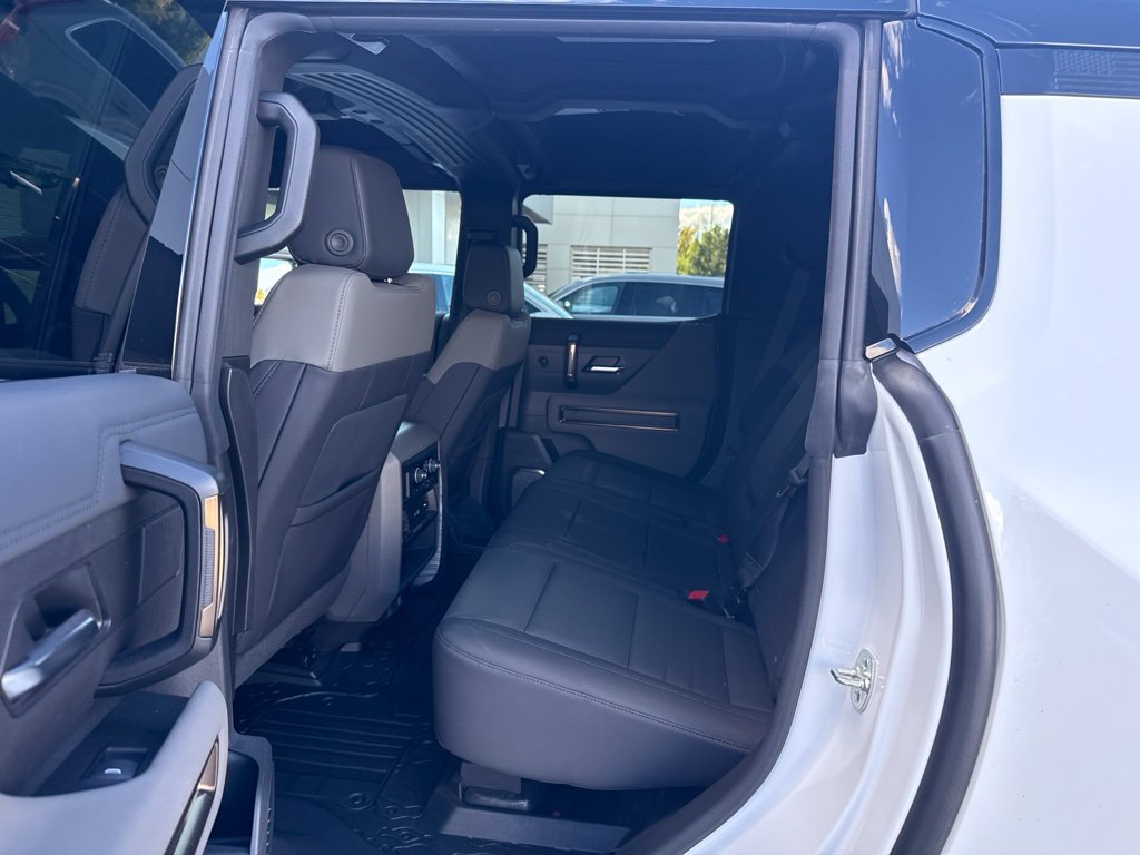 Used 2024 GMC Hummer EV 2X w/ LPO, Illumination Package AWD/4WD image 9