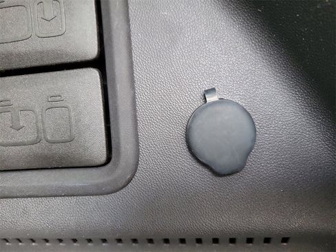 Used 2022 GMC Terrain SLE image 8