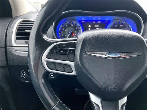 Used 2019 Chrysler 300 Touring w/ Sport Appearance Package image 15