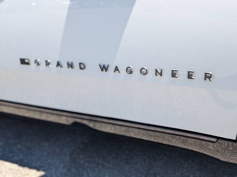 Used 2025 Jeep Grand Wagoneer Series III w/ Quick Order Packagew 28T AWD/4WD image 11
