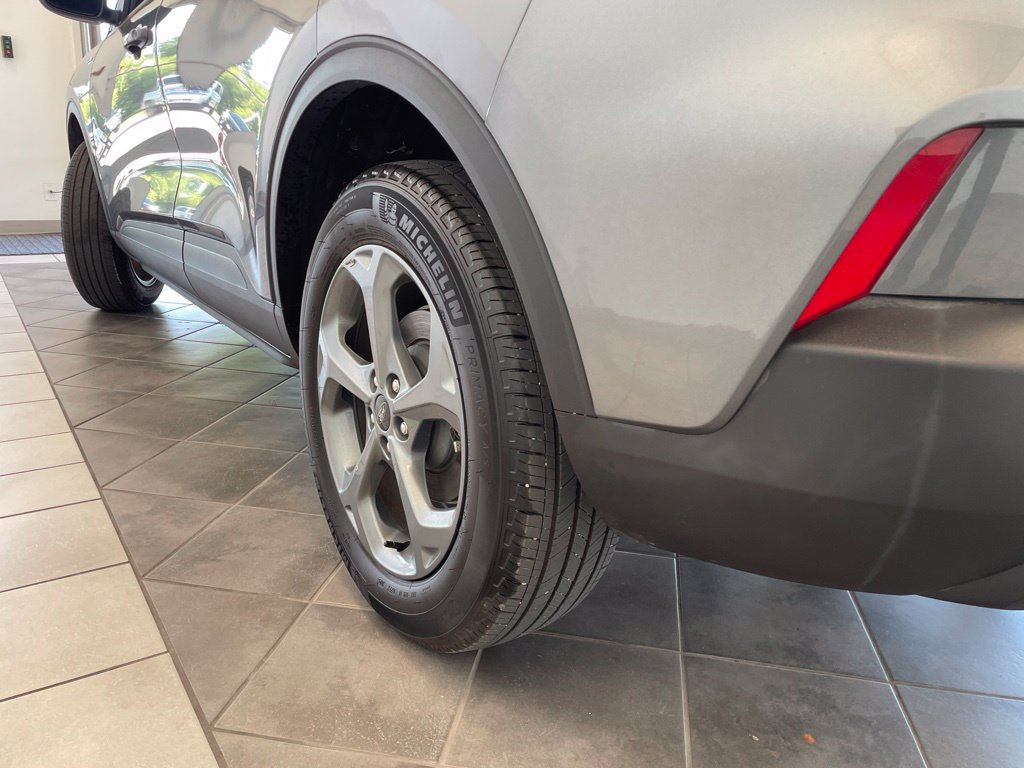 Used 2025 Ford Escape ST-Line AWD/4WD image 17