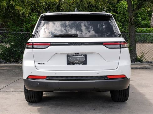 Used 2023 Jeep Grand Cherokee Altitude image 18