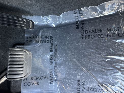 Used 2023 Jeep Grand Cherokee Limited w/ Luxury Tech Group II image 16