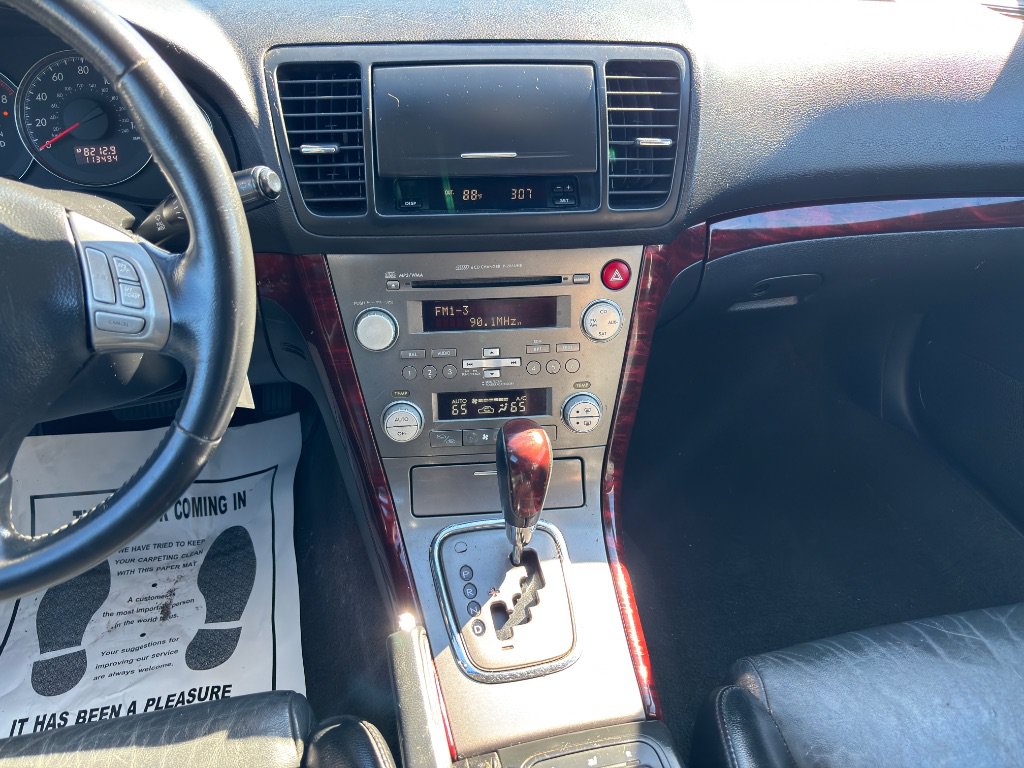 Used 2009 Subaru Outback 2.5i Limited AWD/4WD image 15