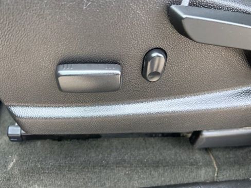 Used 2017 GMC Canyon SLT w/ Driver Alert Package image 9