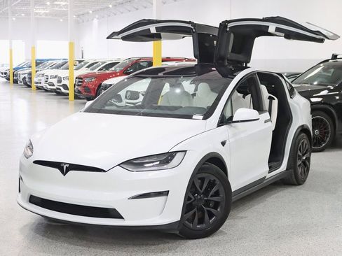 Used 2022 Tesla Model X image 7