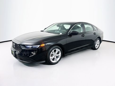 Used 2025 Honda Accord LX image 3