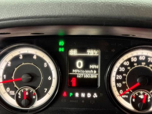Used 2017 RAM 1500 Express RWD image 12