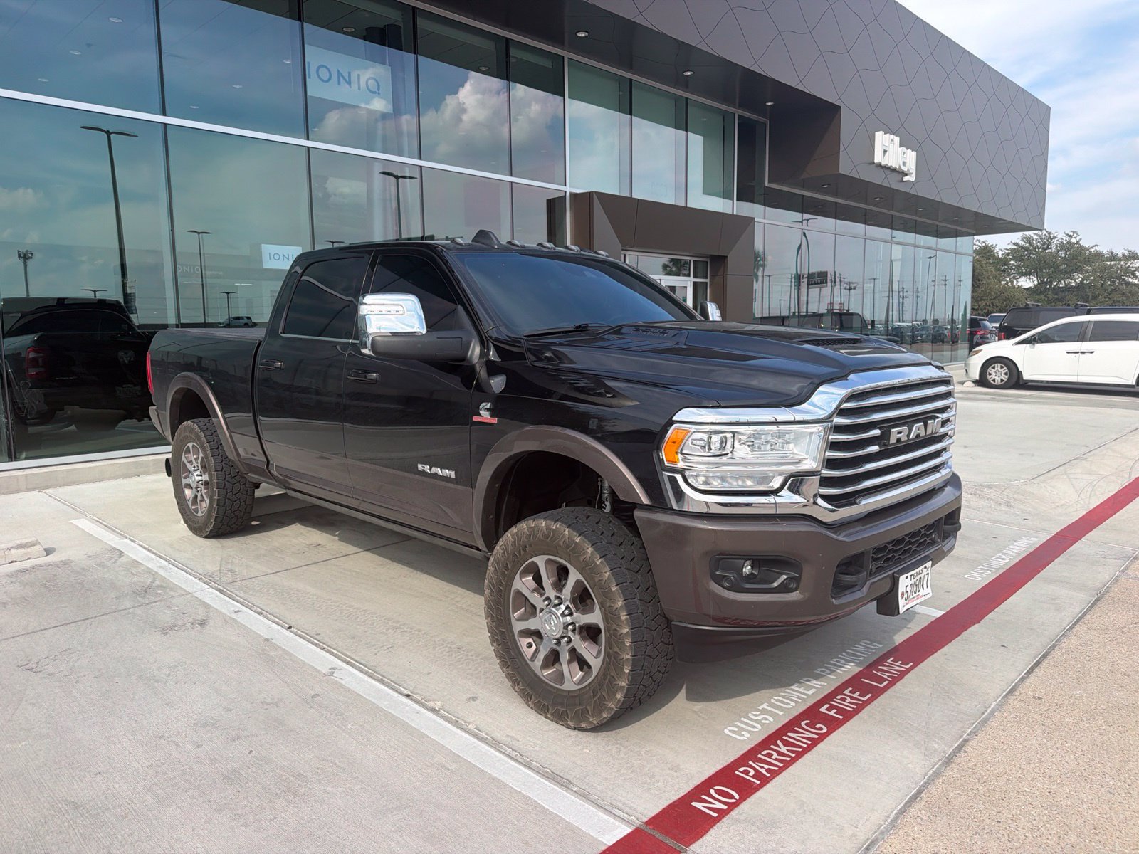 Used 2024 RAM 2500 Limited w/ Safety Group AWD/4WD image 4