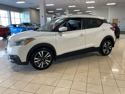 Used 2020 Nissan Kicks SV image 4