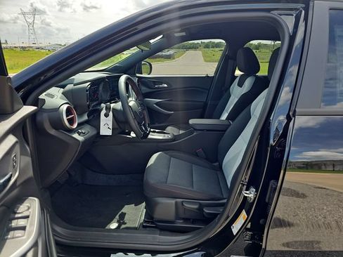 New 2026 Chevrolet Trax RS w/ Driver Confidence Package FWD image 18