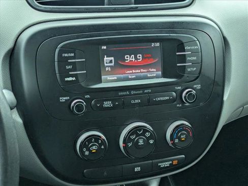 Used 2015 Kia Soul FWD image 13