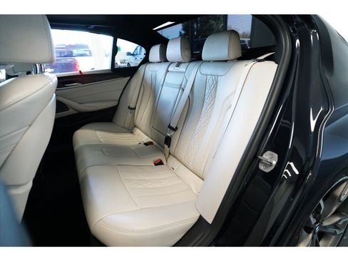 Used 2020 BMW M550i xDrive w/ Executive Package image 12