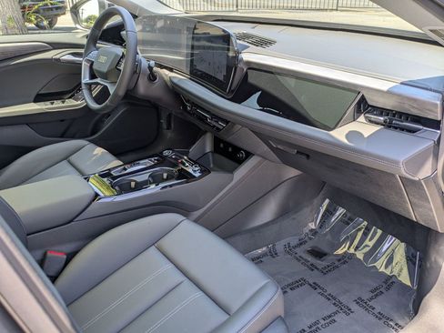 New 2025 Audi A6 e-tron Premium image 4