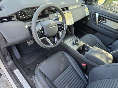 Used 2026 Land Rover Discovery Sport Landmark AWD/4WD image 11