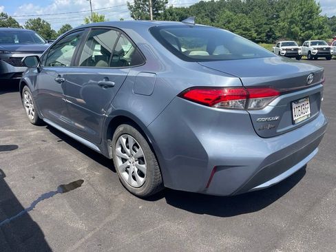 Used 2021 Toyota Corolla LE FWD image 6