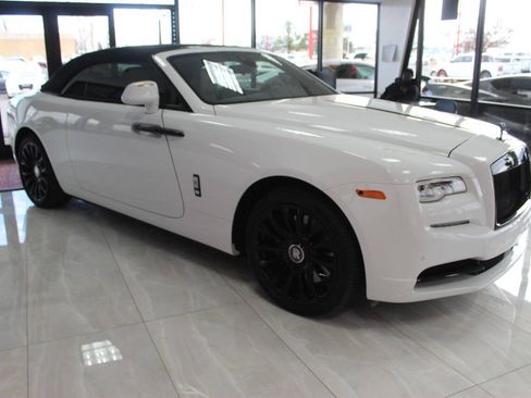 Used 2019 Rolls-Royce Dawn RWD image 4