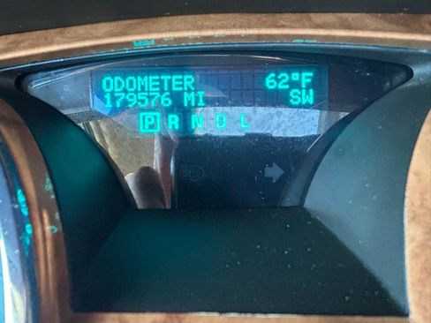 Used 2010 Buick Enclave CXL w/ Trailering Provision Package AWD/4WD image 23