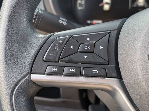 Used 2022 Nissan Kicks SV FWD image 23