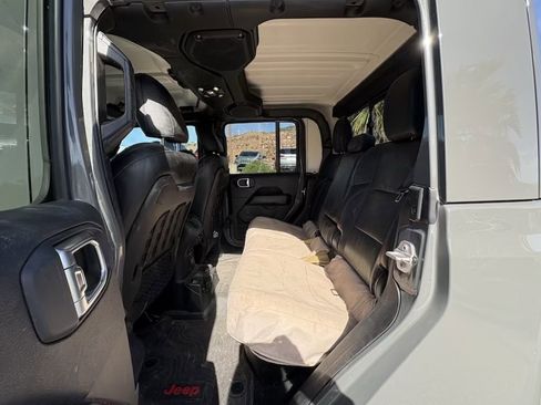 Used 2023 Jeep Gladiator Rubicon w/ Trailer Tow Package AWD/4WD image 10