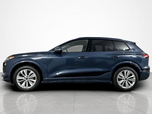 Used 2025 Audi Q6 e-tron Premium w/ Convenience Package image 2