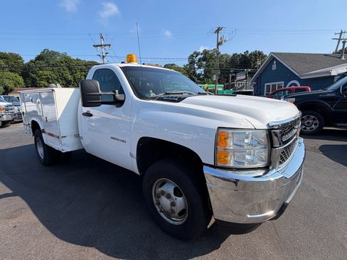 Used 2011 Chevrolet Silverado 3500 W/T AWD/4WD image 8