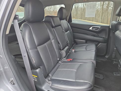 Used 2020 Nissan Pathfinder Platinum image 30