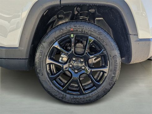 New 2026 Jeep Compass Latitude image 6