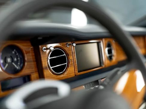 Used 2010 Rolls-Royce Phantom Drophead Coupe RWD image 43