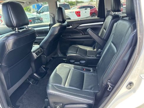 Used 2016 Toyota Highlander XLE FWD image 14