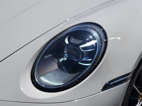 Certified 2021 Porsche 911 Carrera 4S AWD/4WD image 31