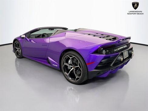 Used 2024 Lamborghini Huracan EVO AWD/4WD image 5