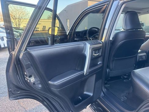 Used 2018 Toyota 4Runner SR5 Premium image 22