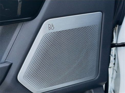 Used 2022 Ford F150 Lightning Platinum image 23