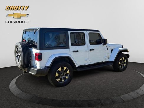 Used 2018 Jeep Wrangler Unlimited Sahara image 5