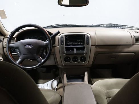 Used 2003 Ford Explorer XLT image 12