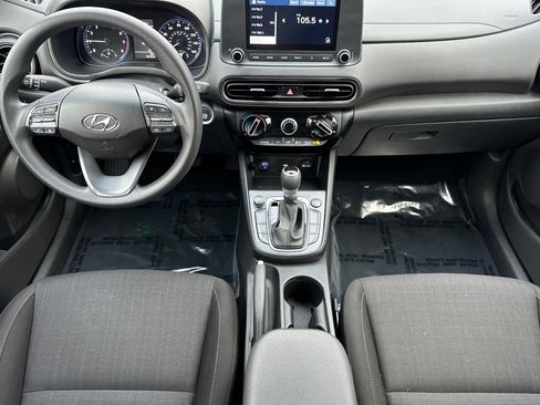 Used 2023 Hyundai Kona SEL image 3