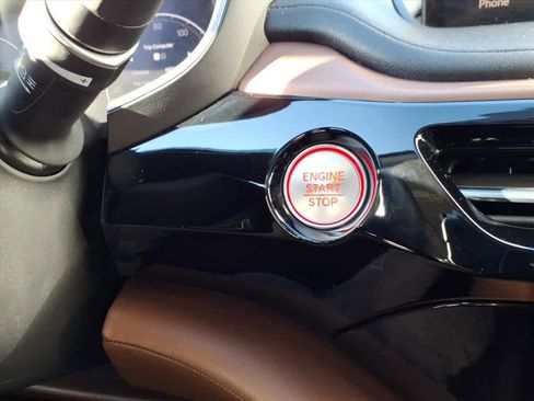 Used 2022 Acura MDX SH-AWD w/ Technology Package image 22