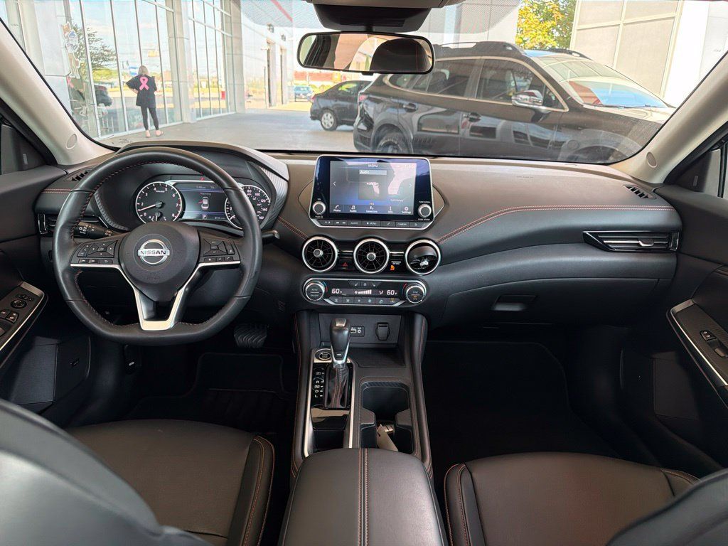 Used 2022 Nissan Sentra SR w/ SR Premium Package FWD image 22