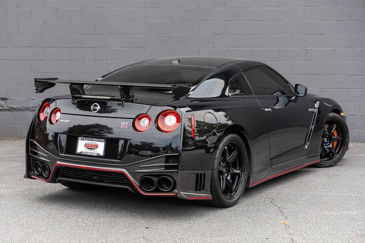 Used 2018 Nissan GT-R NISMO AWD/4WD image 3