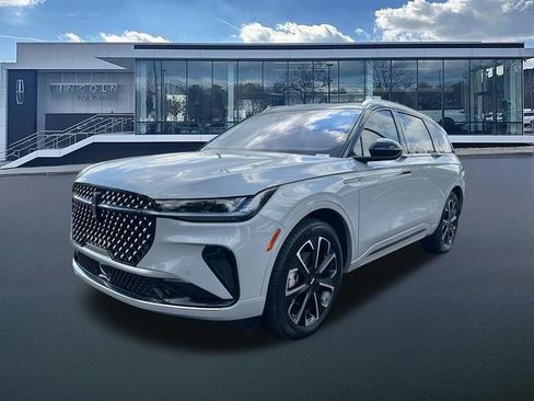 New 2026 Lincoln Nautilus Reserve AWD/4WD image 3