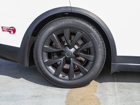 Used 2023 Tesla Model X AWD/4WD image 11