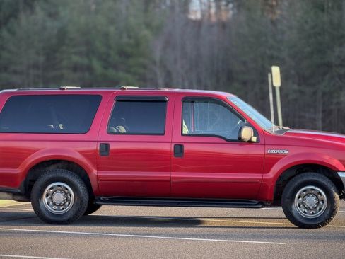 Used 2004 Ford Excursion 2WD image 4
