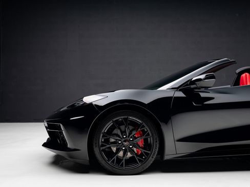 Used 2025 Chevrolet Corvette Stingray Convertible w/ 1LT image 19