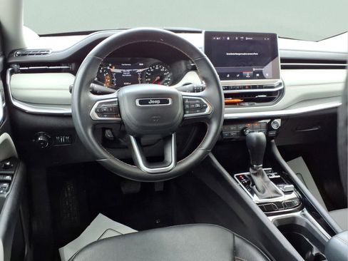 Used 2022 Jeep Compass Limited AWD/4WD image 3