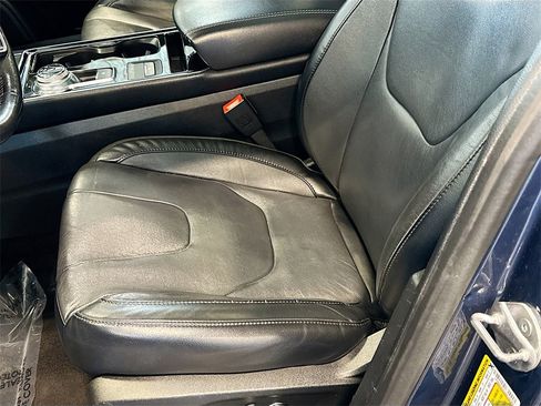 Used 2019 Ford Edge Titanium w/ Cold Weather Package image 16