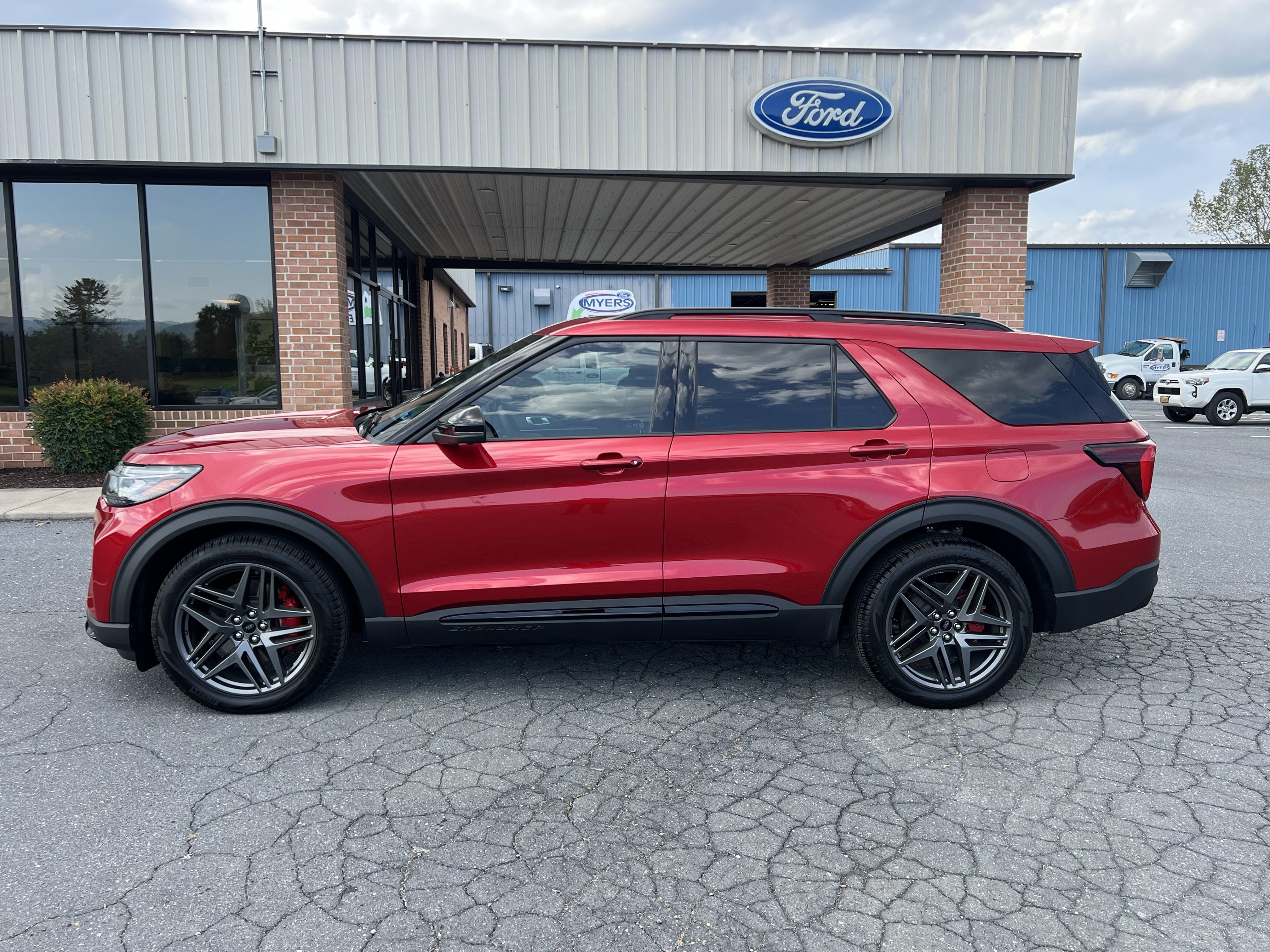 New 2026 Ford Explorer ST w/ Sun And Sound Package AWD/4WD image 1