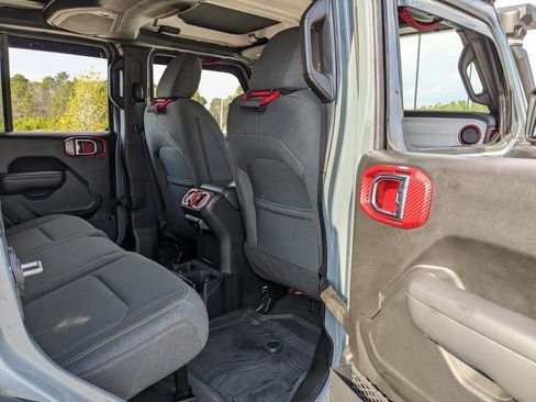 Used 2025 Jeep Wrangler Willys image 46