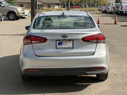 Used 2018 Kia Forte LX w/ LX Rear Camera Package FWD image 5